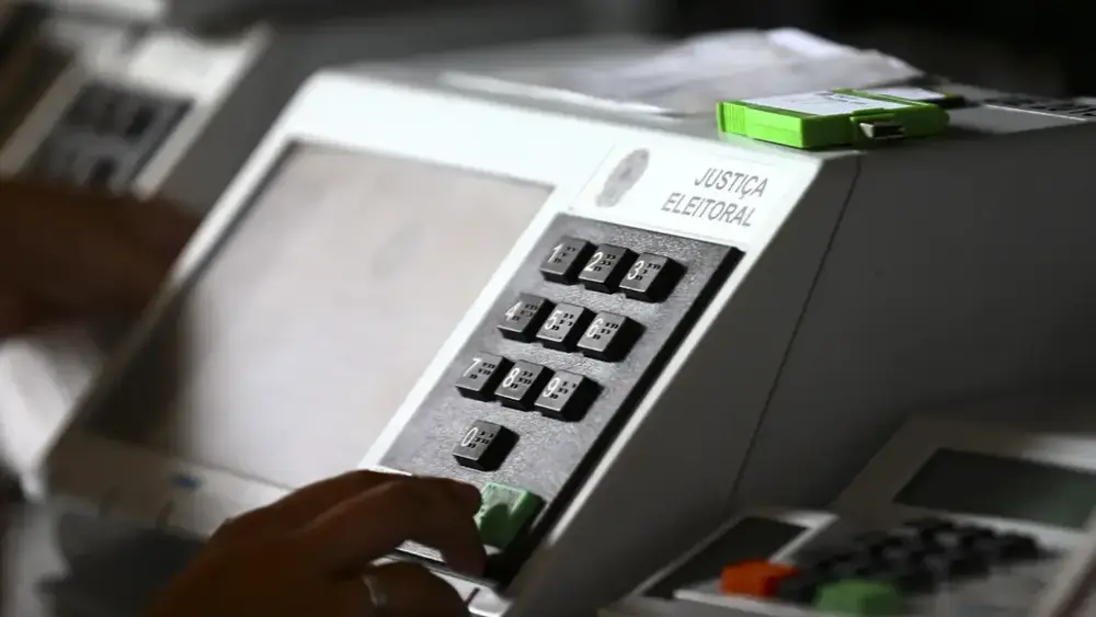 Candidatos ao GDF têm agenda intensa com sabatinas e atos