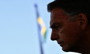 Filme de Bolsonaro custa R$ 65,7 mi e 90% bancado por preso