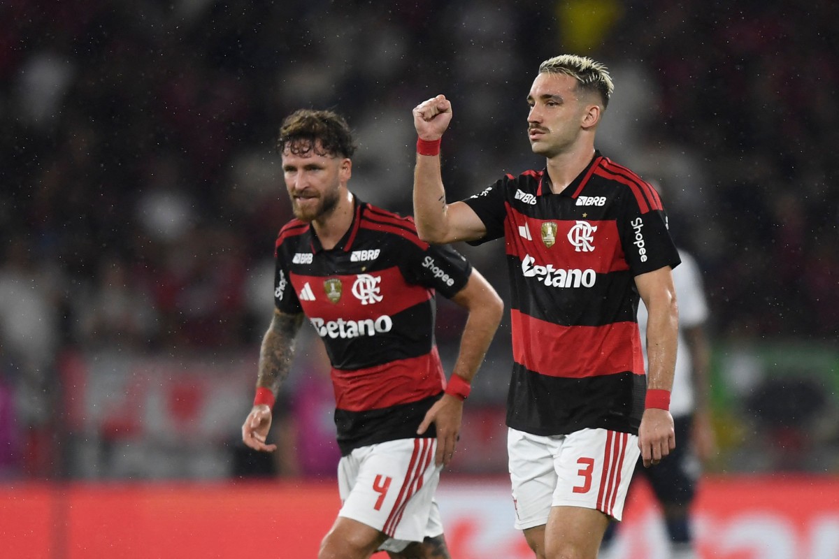 Flamengo empata com Athletico-PR e segue 4 pontos atrás do líder