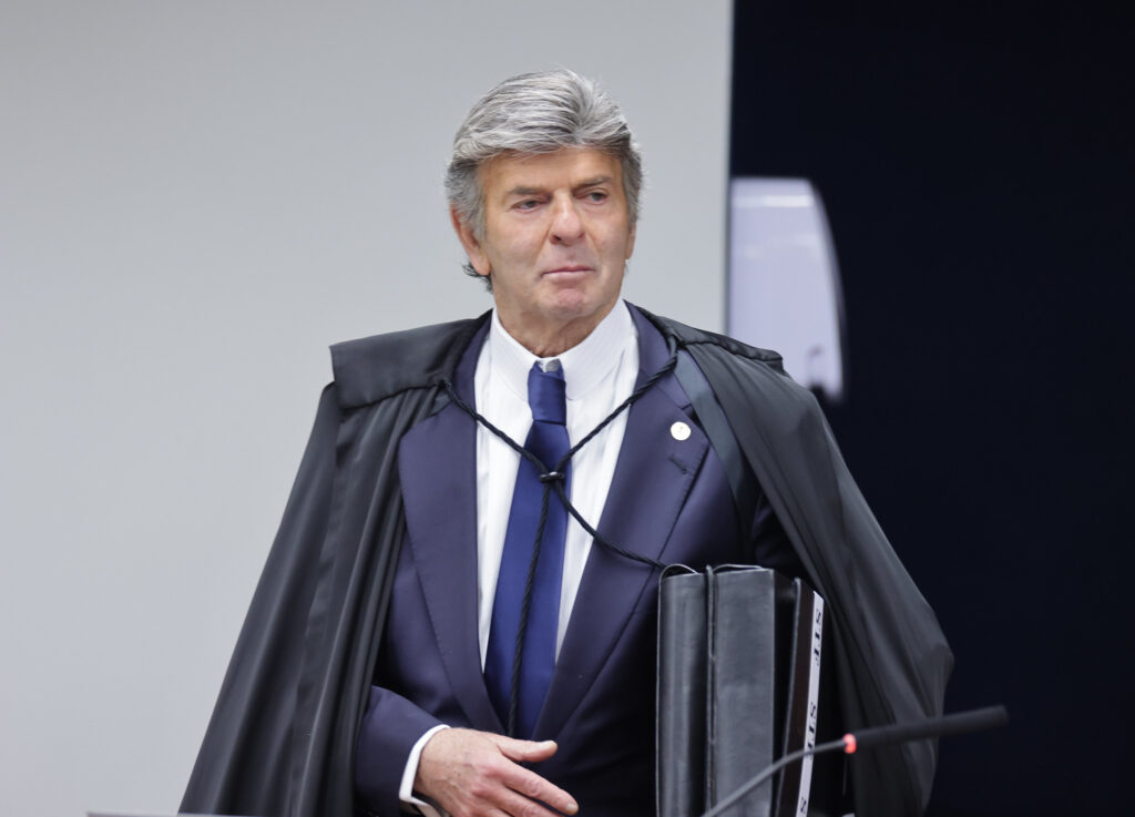 Fux acompanha Cármen Lúcia contra redução de inelegibilidade