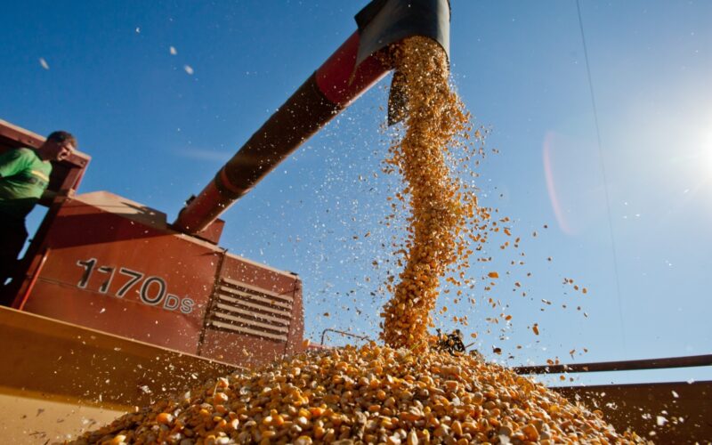 IGP-DI sobe 2,41% em abril com alta em agropecuários e industriais