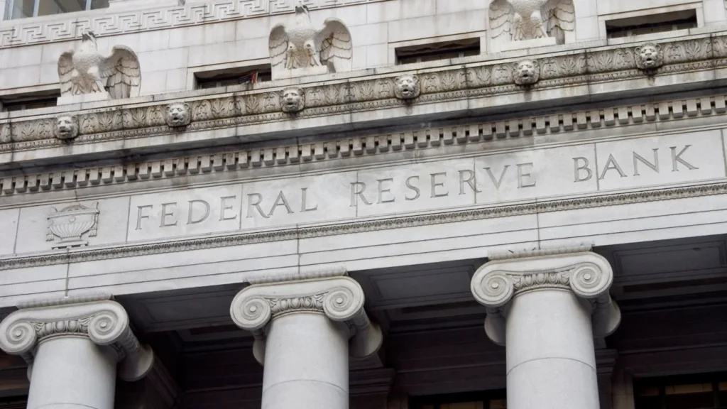 Inflação nos EUA sobe a 3,6% em abril, diz Fed de NY