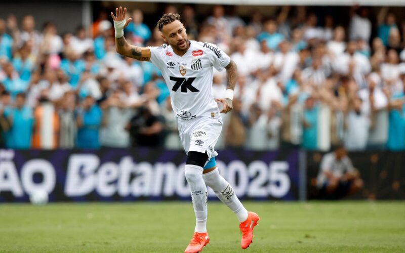 Neymar marca em despedida da Vila e Santos vence Bragantino