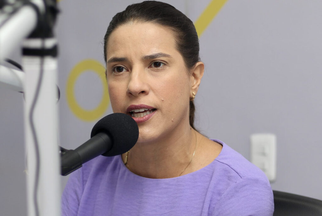 Raquel Lyra vira disputa e lidera sobre João Campos em PE