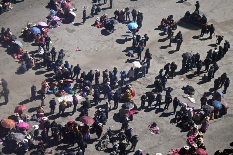 Ministro da Defesa da Bolívia renuncia em meio a protestos