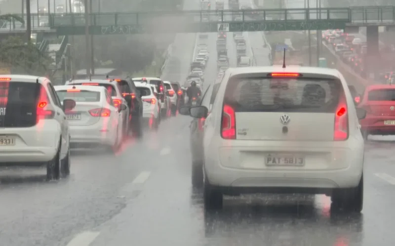 Dia dos Namorados no DF terá chuva e trovoadas, alerta Inmet
