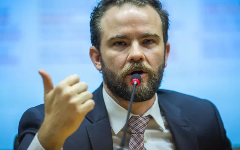 Governo anuncia Desenrola para adimplentes até o fim do mês