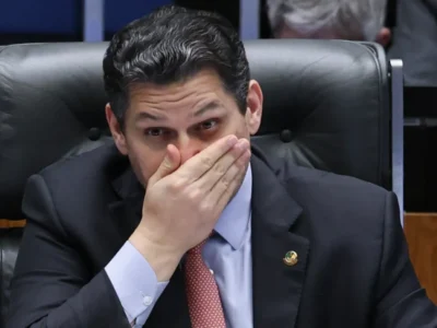 Alcolumbre sinaliza votação de pauta-bomba de agentes de saúde