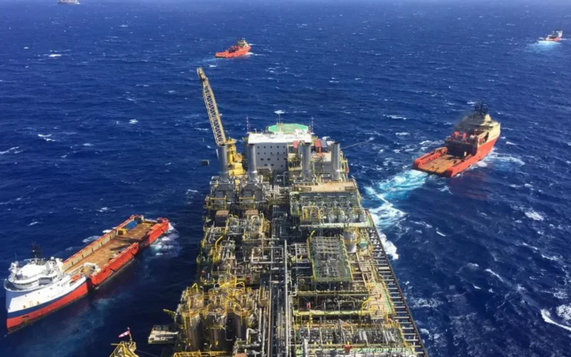 Brasil sente menos alta do petróleo que média global, aponta Ineep