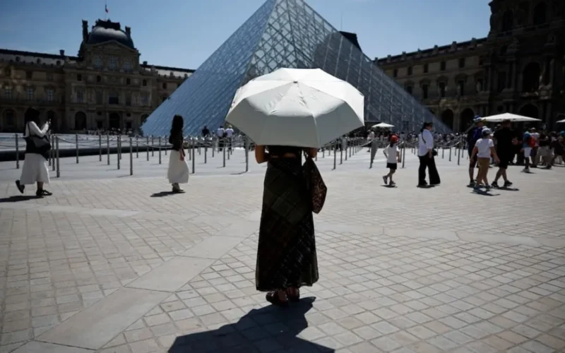 França ativa célula de crise com onda de calor e festa