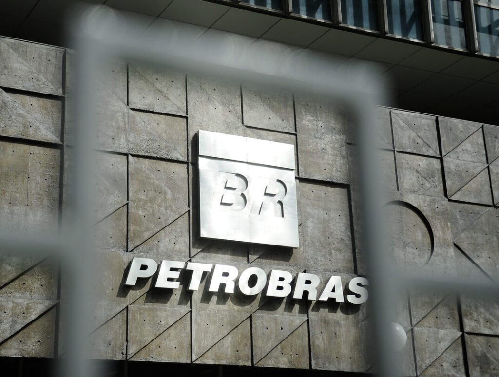 Petrobras adere à subvenção de diesel de R$ 1,12