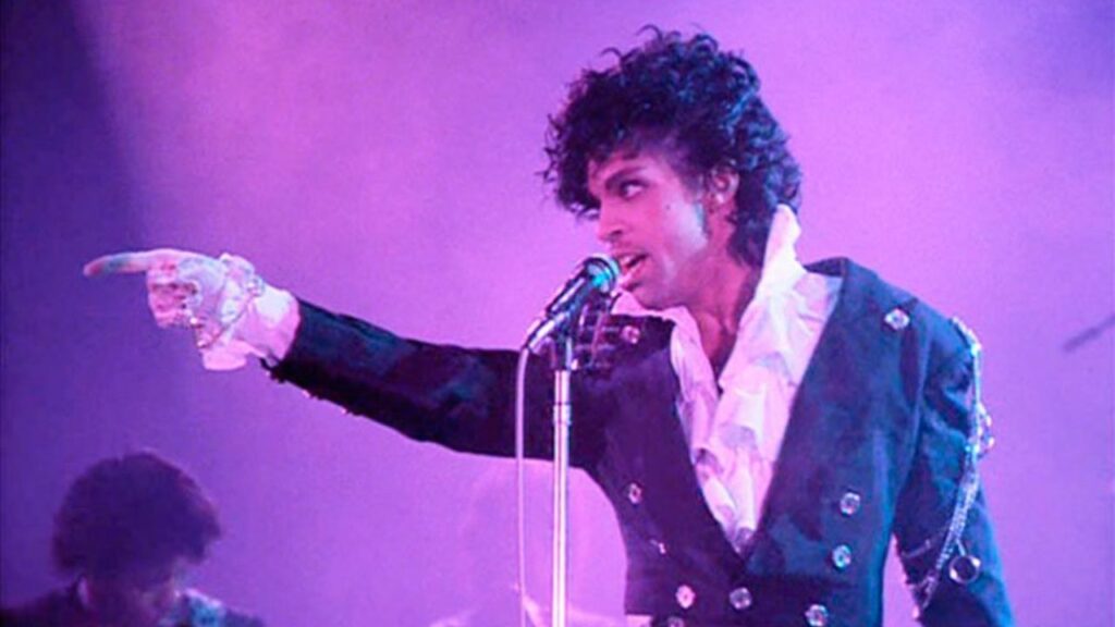 Prince: disco póstumo com inéditas será lançado em agosto