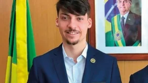 Jair Renan Bolsonaro anuncia pré-candidatura a deputado federal
