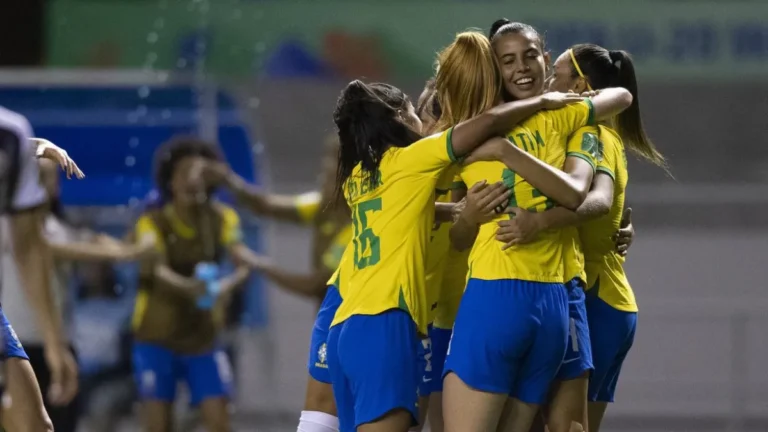 Copa Feminina 2027: lei muda férias escolares no Brasil