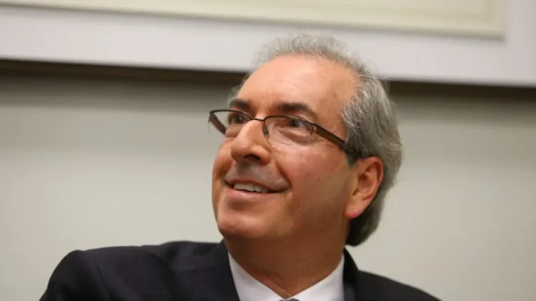 Cunha nega irregularidades em emendas e alega "legítima interlocução