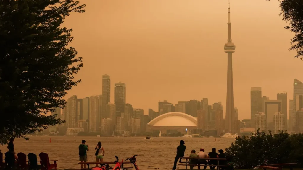 Fumaça de incêndios no Canadá cobre EUA e atinge nível perigoso