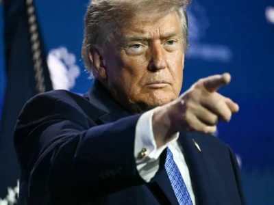 Trump pede cassação de licenças de emissoras que recusaram discurso