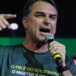 Flávio Bolsonaro acena a federação União-PP e espera apoio nacional