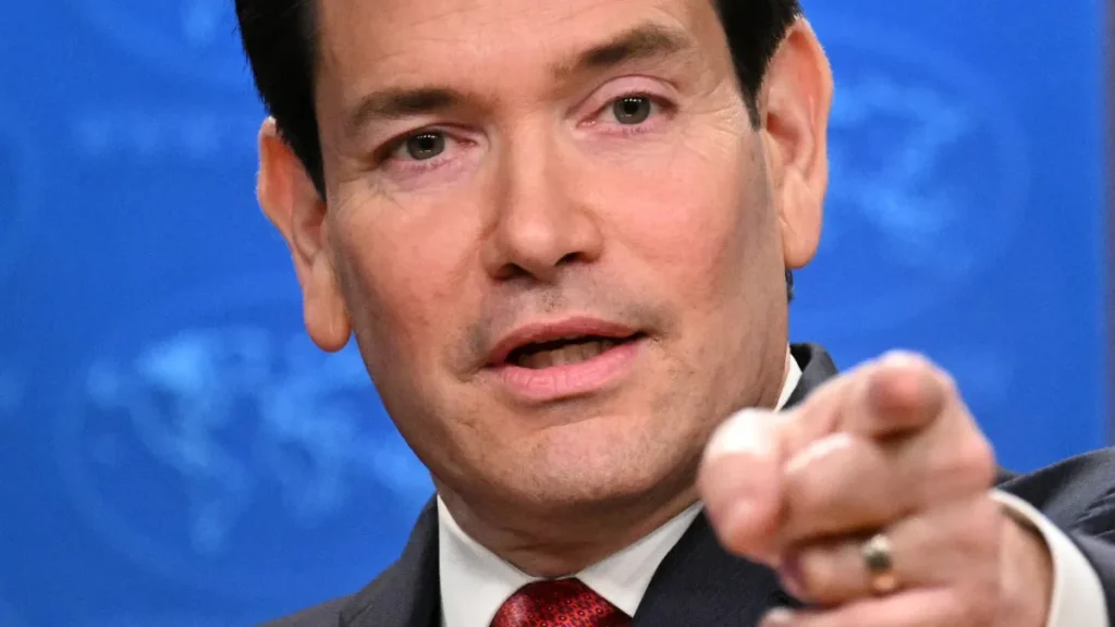 Rubio: Irã no Estreito de Ormuz seria precedente perigoso