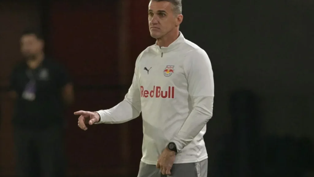 Red Bull Bragantino empata e segue no G-5 do Brasileirão