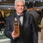 Cachaça de alambique ganha edição histórica para bicentenário