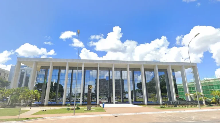 TJDFT condena clínica por laudo de tomografia falso