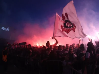 Corinthians vence, mas é eliminado; veja classificados