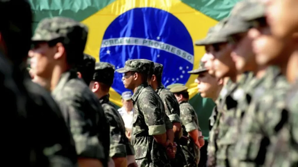 Coronel é condenado por livro com críticas ao Exército