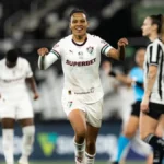 Fluminense vence Botafogo e segue vivo na briga pelo G-8