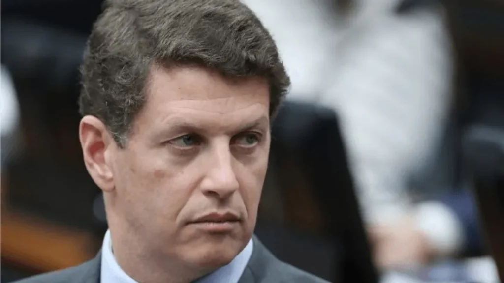 Salles troca suplente e coloca ex-deputado do PL na chapa ao Senado