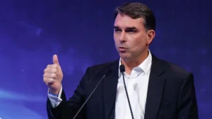 Flávio critica Moraes por quebra de sigilo de fonte jornalística