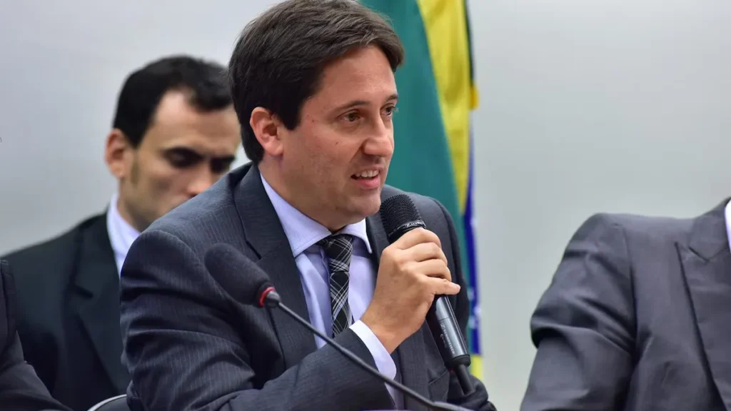 PF: servidor do BC intermediou venda do Master ao Nubank