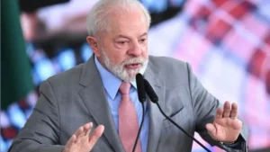 Lula e Flávio empatam tecnicamente em cenário de 2º turno, diz Quaest